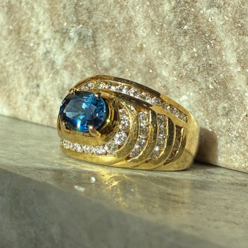 Vintage 18k Yellow Gold Oval Sapphire & Diamond Dome Ring