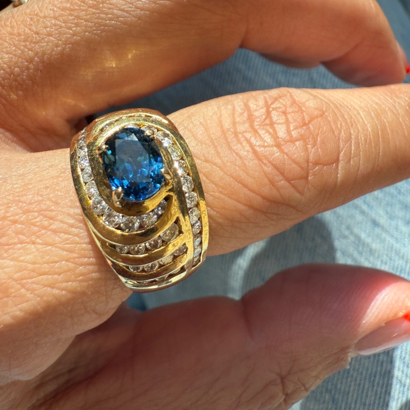 Vintage 18k Yellow Gold Oval Sapphire & Diamond Dome Ring