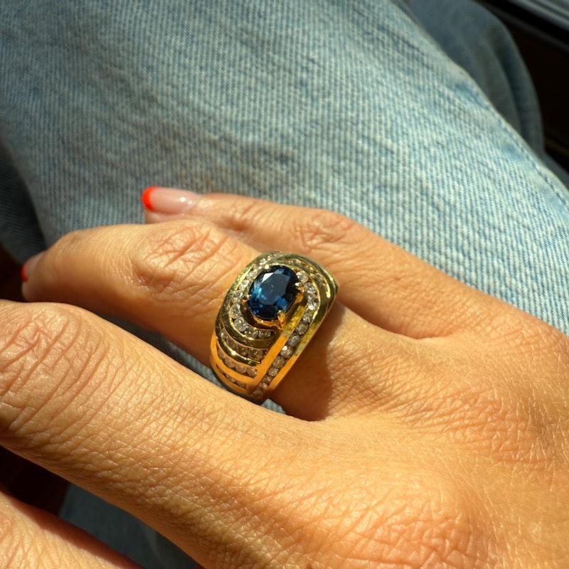 Vintage 18k Yellow Gold Oval Sapphire & Diamond Dome Ring