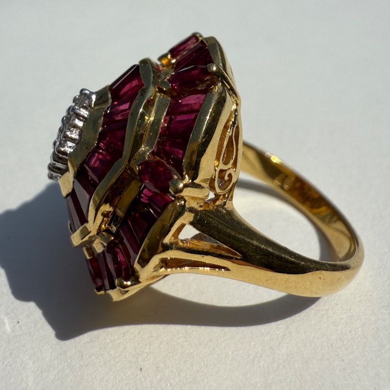 Vintage 14k Yellow Gold Ruby & Diamond Cluster Cocktail Ring