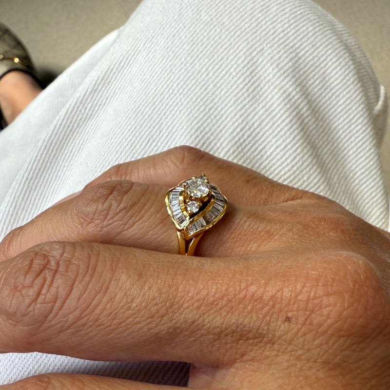 Vintage 14k Yellow Gold Diamond Wave Ribbon Ring