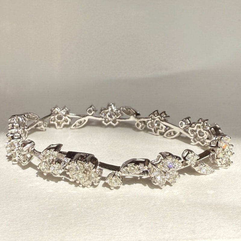 18k White Gold Diamond Floral Motif Tennis Bracelet