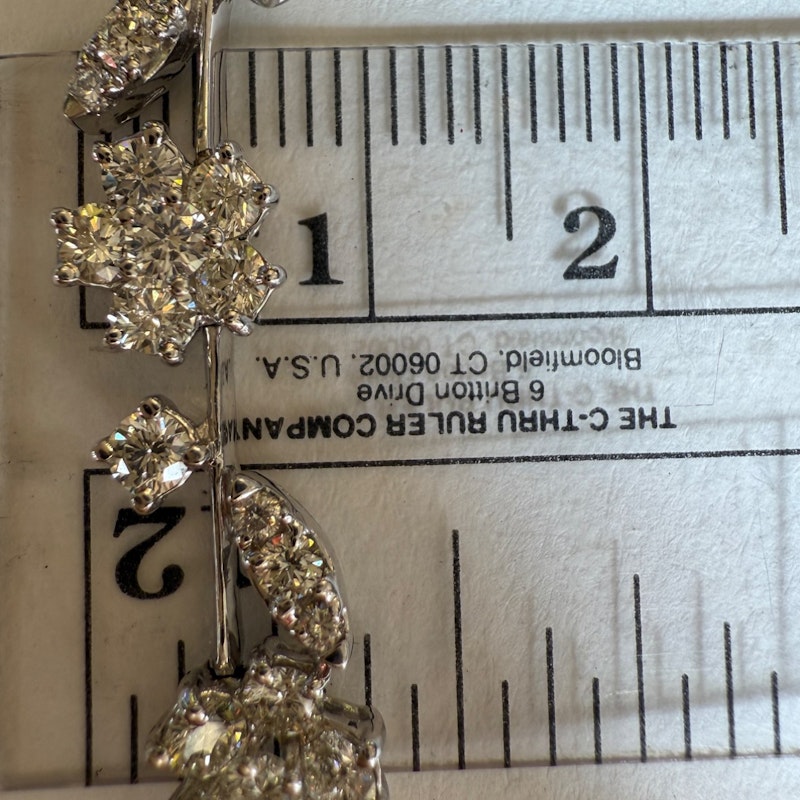 18k White Gold Diamond Floral Motif Tennis Bracelet