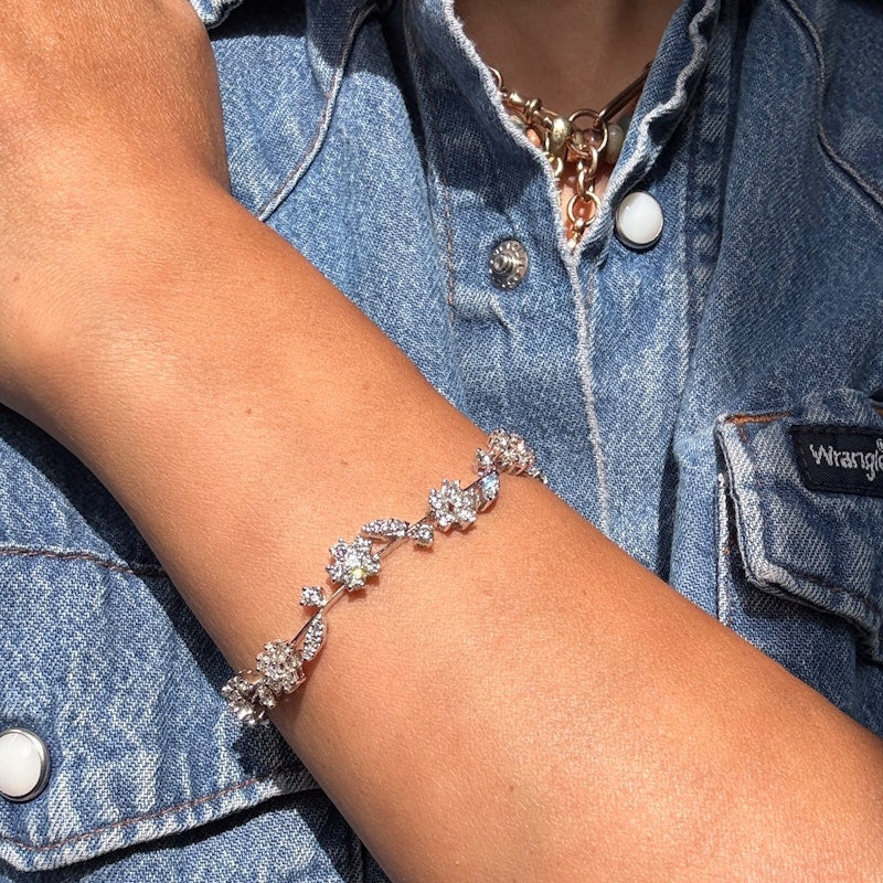 18k White Gold Diamond Floral Motif Tennis Bracelet