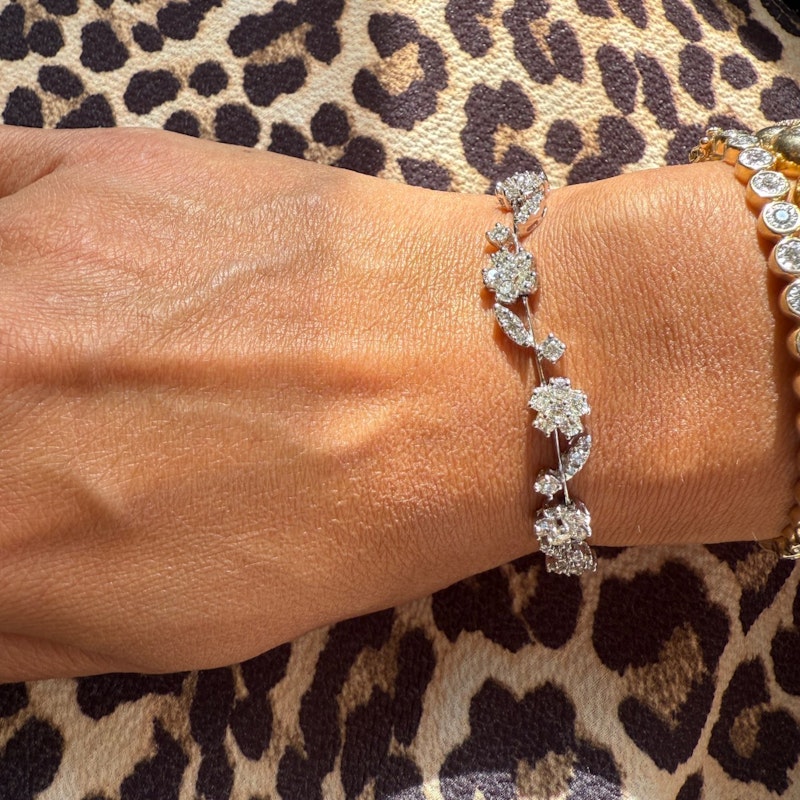 18k White Gold Diamond Floral Motif Tennis Bracelet