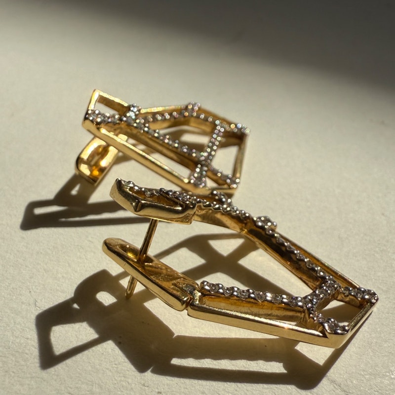 Kavant & Sharart 18k Yellow Gold Origami Link no. 5 Skeleton Diamond Earrings