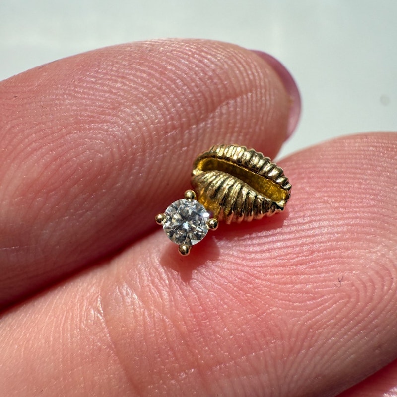 Renna Bitsy Bean Stud Open with Diamond, single