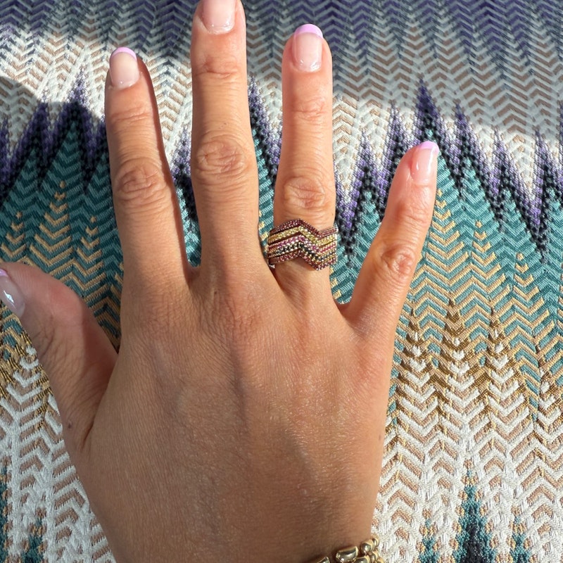 Kavant & Sharart 18k Yellow Gold Small Ziggy Ring with Pink Sapphires - sz 7