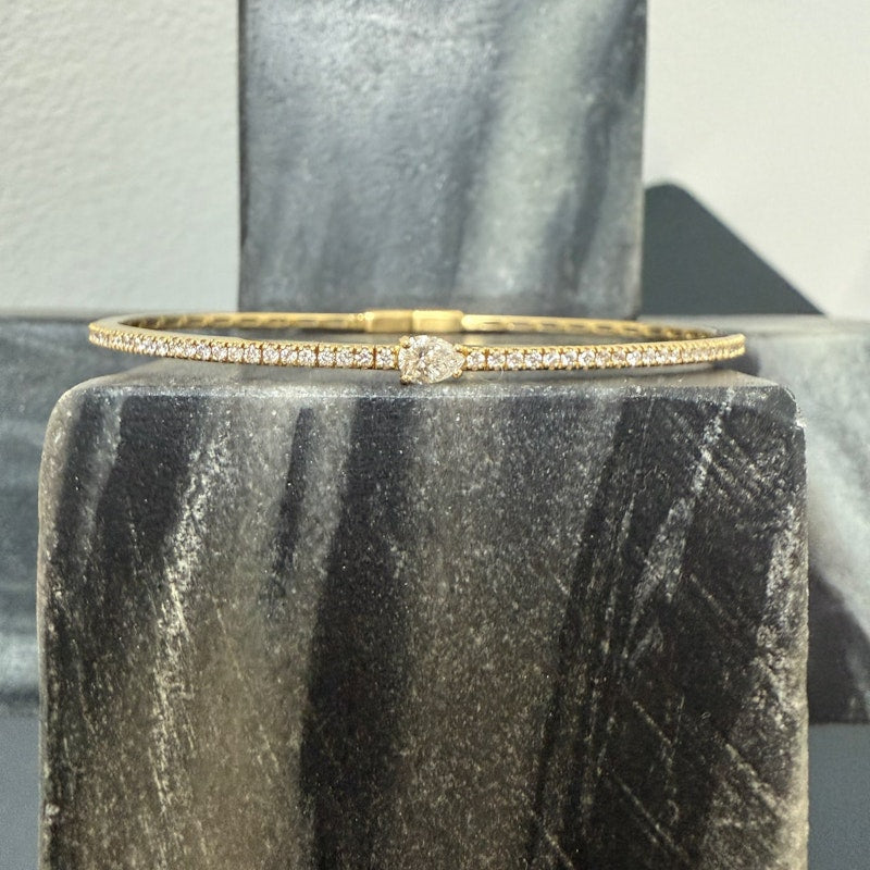 18k Yellow Gold Pear-Cut Diamond & Pavé Bangle Bracelet