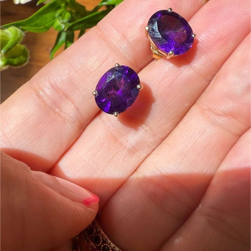 14k Yellow Gold Oval Amethyst Stud Earrings