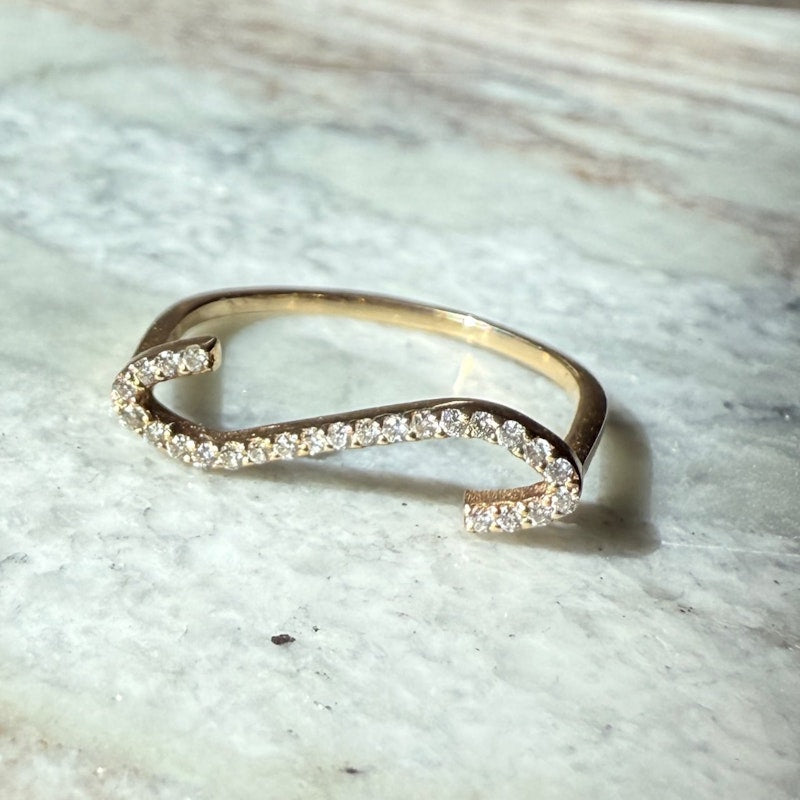 KWIT 14k Yellow Gold Diamond Letter "S" Ring