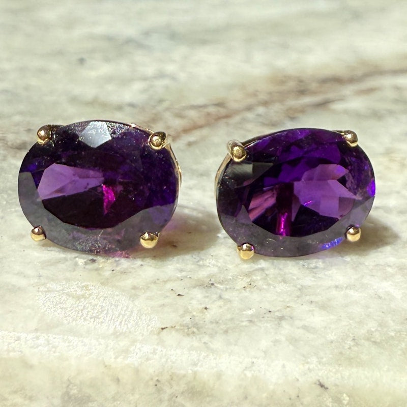 14k Yellow Gold Oval Amethyst Stud Earrings