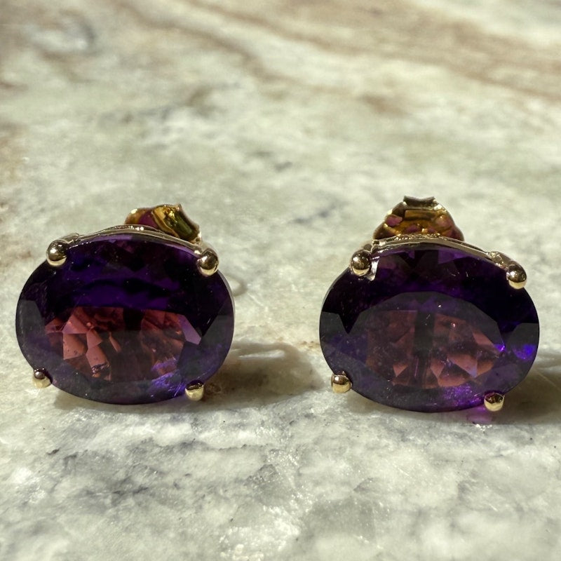 14k Yellow Gold Oval Amethyst Stud Earrings