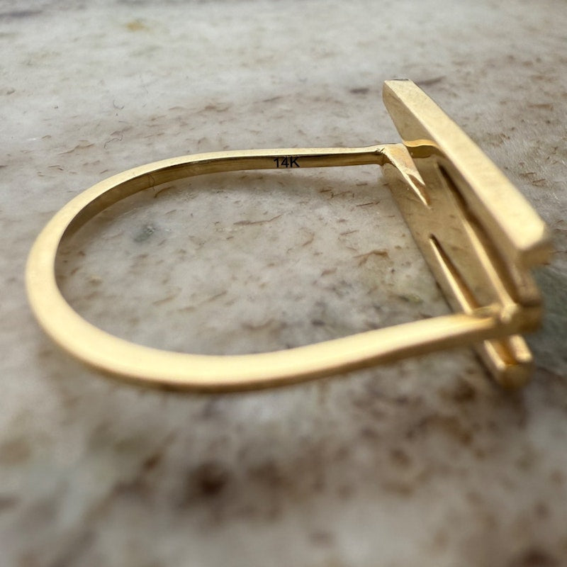 KWIT 14k Yellow Gold Letter "M" Ring