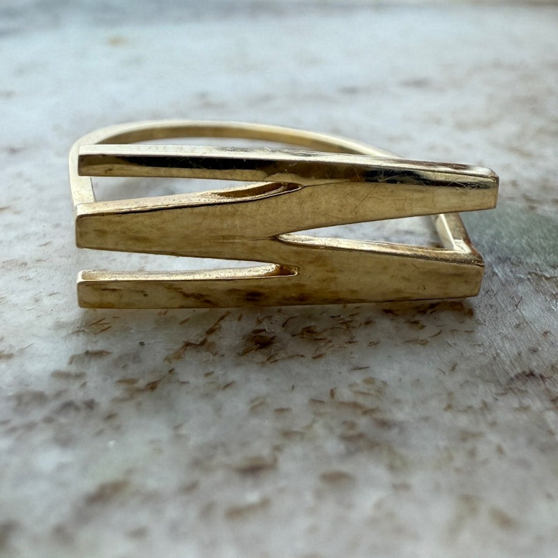 KWIT 14k Yellow Gold Letter "M" Ring