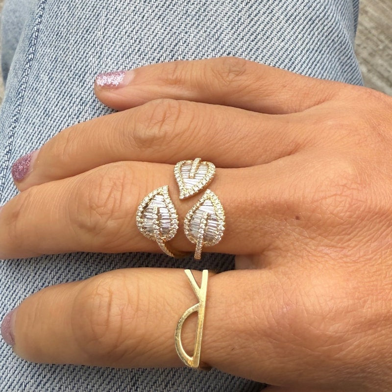 KWIT 14k Yellow Gold Letter "R" Ring