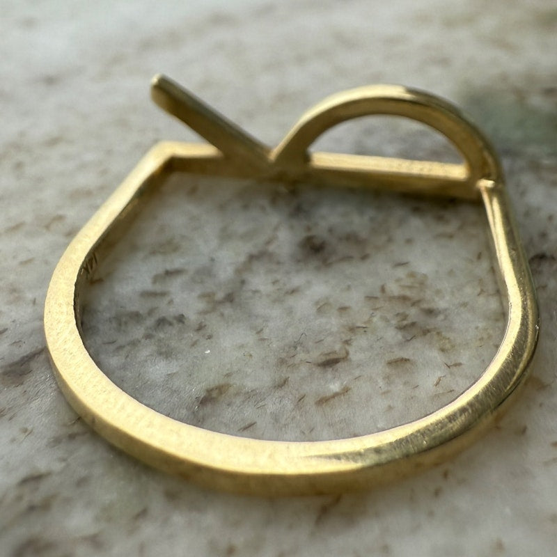 KWIT 14k Yellow Gold Letter "R" Ring