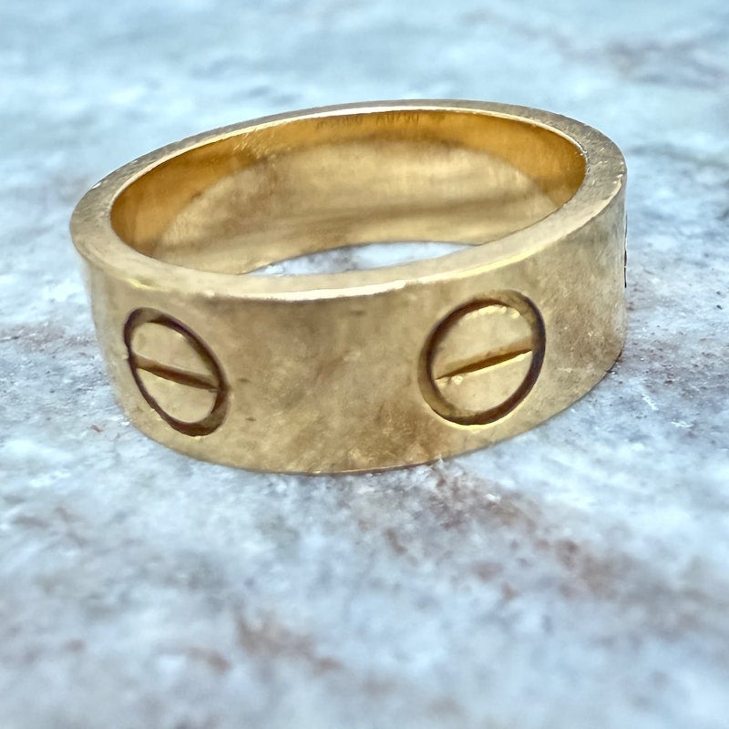 Cartier LOVE Ring in Yellow Gold, Classic Model