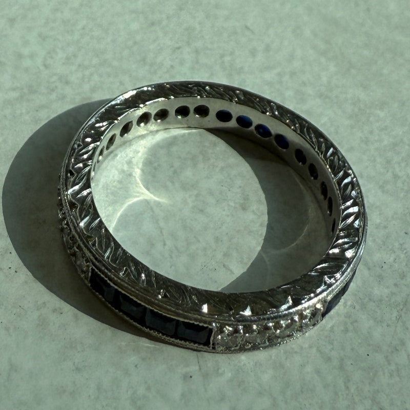 Vintage Art Deco 18k White Gold Blue Sapphire & Diamond Eternity Ring
