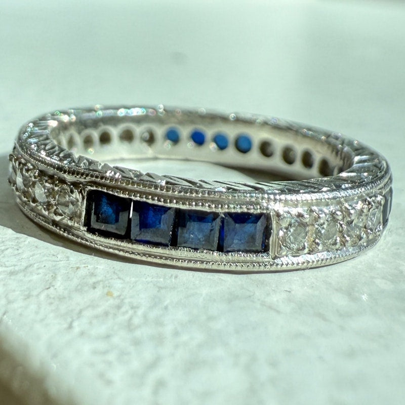 Vintage Art Deco 18k White Gold Blue Sapphire & Diamond Eternity Ring