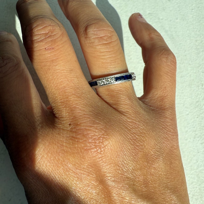 Vintage Art Deco 18k White Gold Blue Sapphire & Diamond Eternity Ring