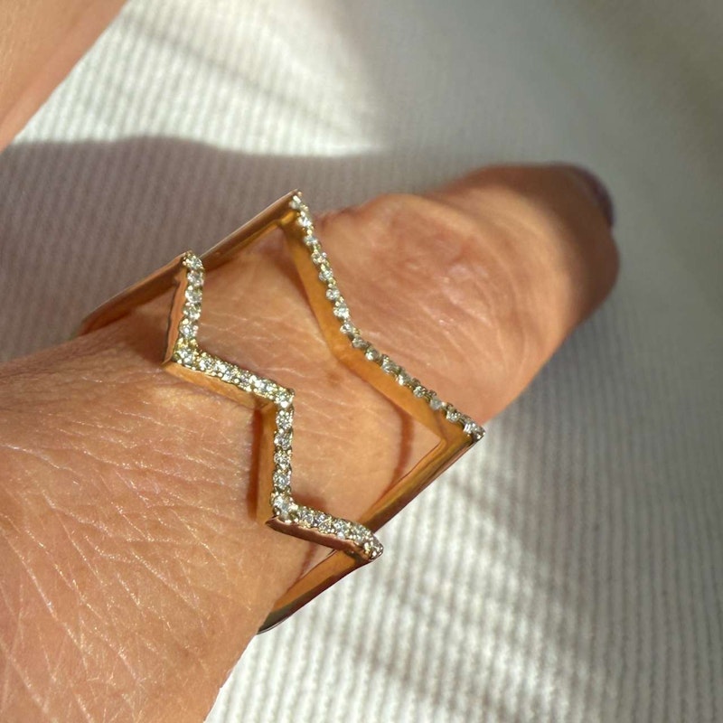 KWIT 14k Yellow Gold Diamond Letter MW Zig Zag Ring