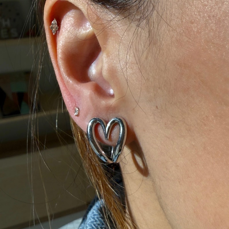 Shylee Rose 14k White Gold Open Heart Huggie Earrings