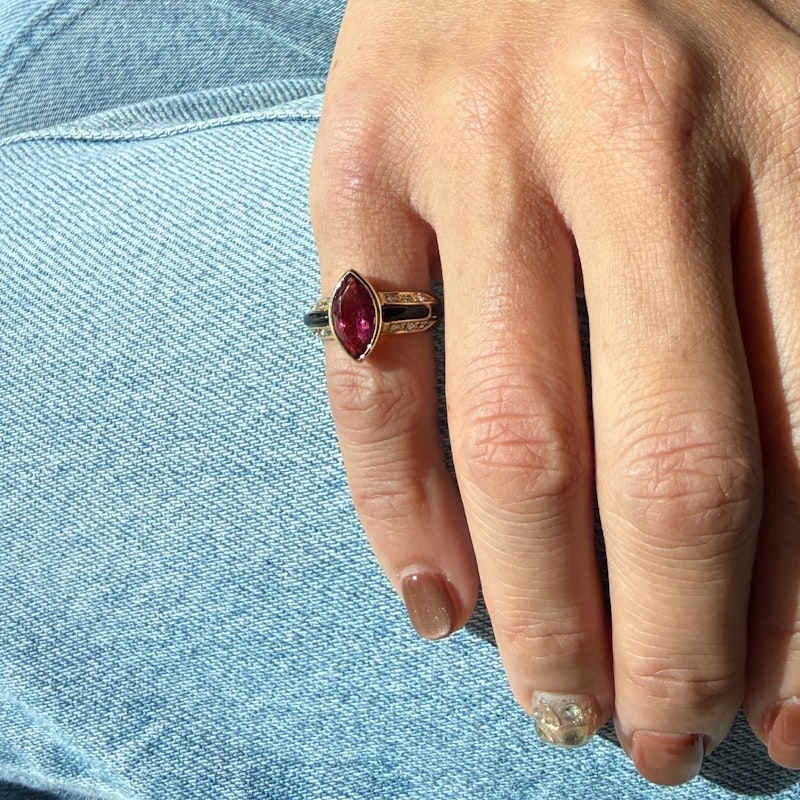 Vintage 18k Yellow Gold Pink Tourmaline Marquise Ring with Onyx & Diamond Accents