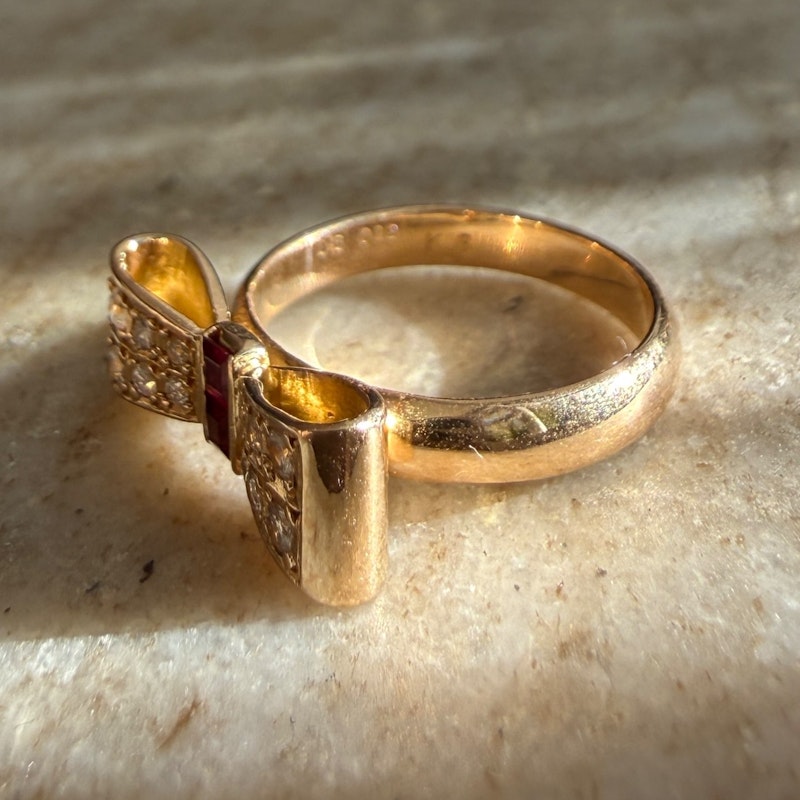 18k Yellow Gold Ruby & Diamond Bow Ring