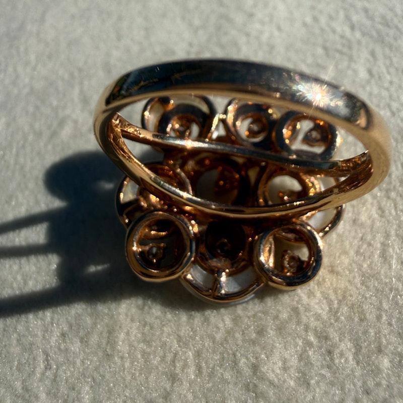 Vintage 18k Rose Gold Diamond & Mother of Pearl Flower Ring