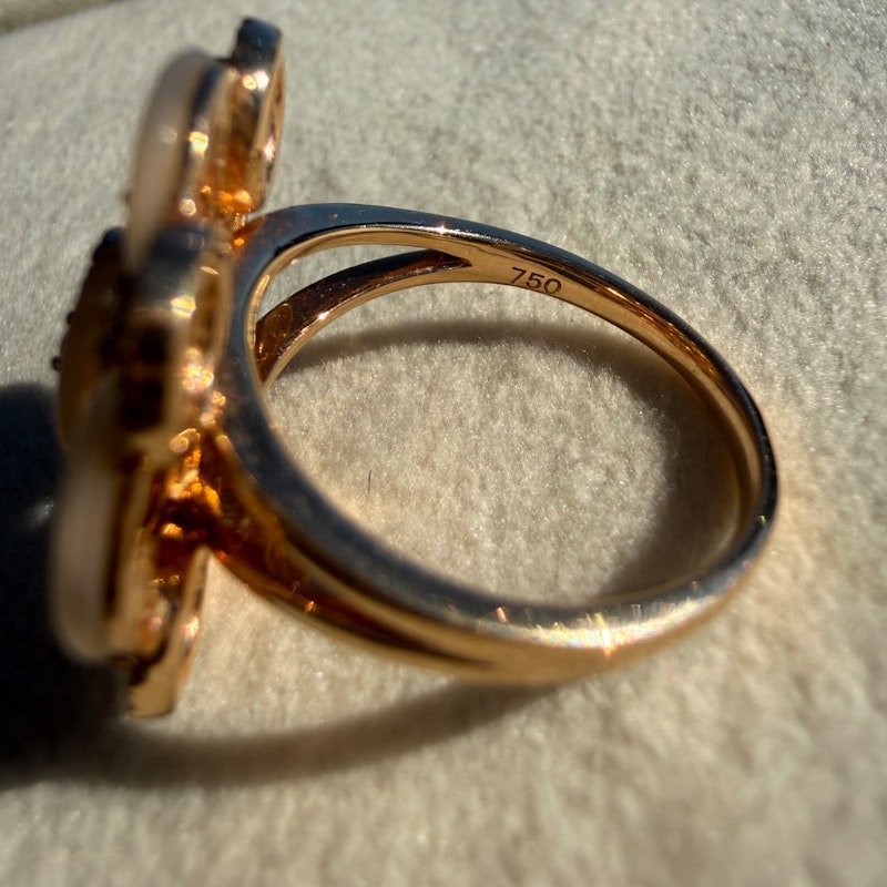 Vintage 18k Rose Gold Diamond & Mother of Pearl Flower Ring
