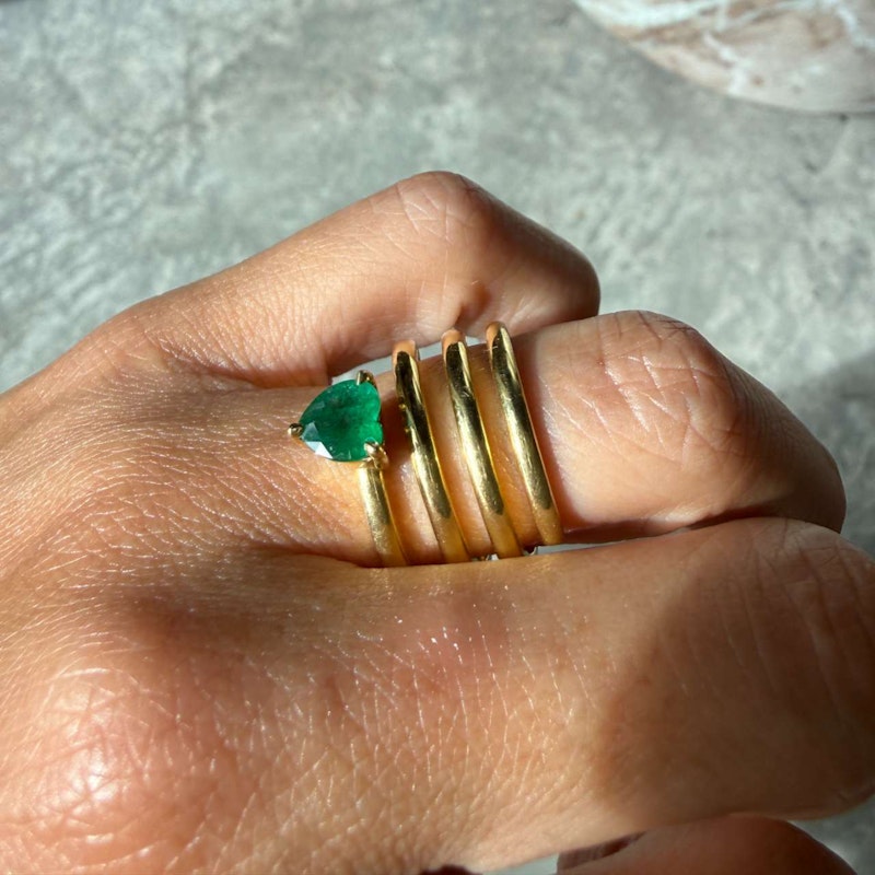 18k Yellow Gold Emerald Heart Spiral Ring