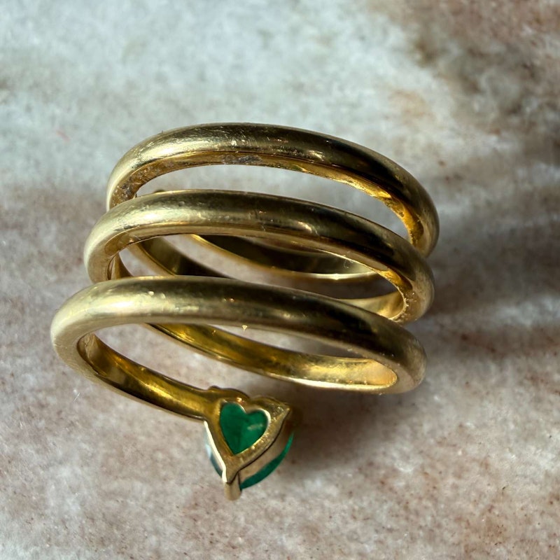 18k Yellow Gold Emerald Heart Spiral Ring