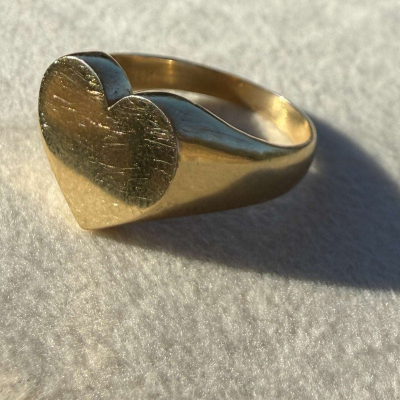 Gjenmi 14k Yellow Gold Small Heart Signet Ring