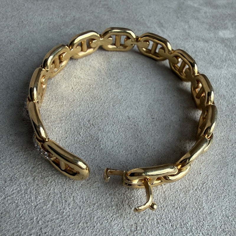 18k Yellow Gold Pavé Diamond Mariner Link Bangle Bracelet
