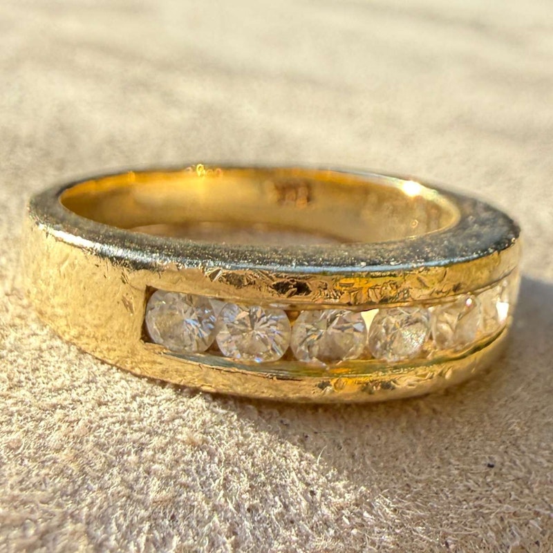 Vintage 14k Yellow Gold Channel-Set Round Diamond Tapered Band Ring