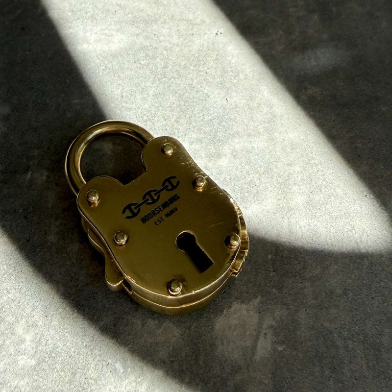 Hoorsenbuhs 35mm Classic Lock Pendant 18k Yellow Gold