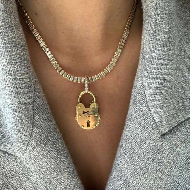Hoorsenbuhs 35mm Classic Lock Pendant 18k Yellow Gold