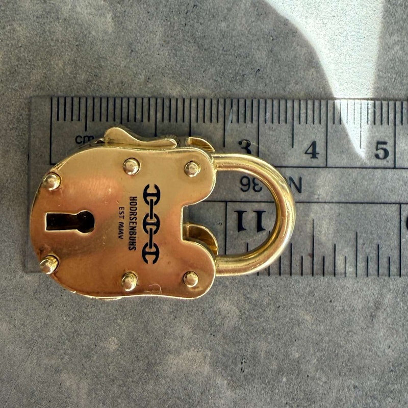 Hoorsenbuhs 35mm Classic Lock Pendant 18k Yellow Gold