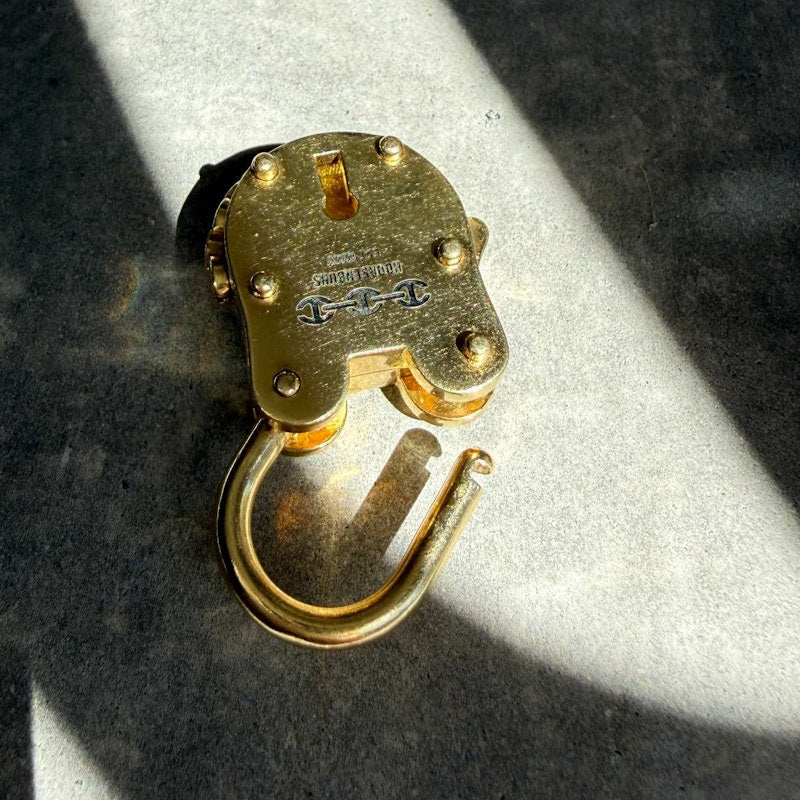 Hoorsenbuhs 35mm Classic Lock Pendant 18k Yellow Gold