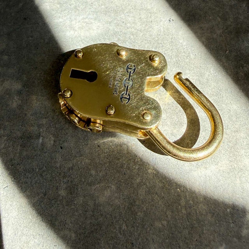 Hoorsenbuhs 35mm Classic Lock Pendant 18k Yellow Gold