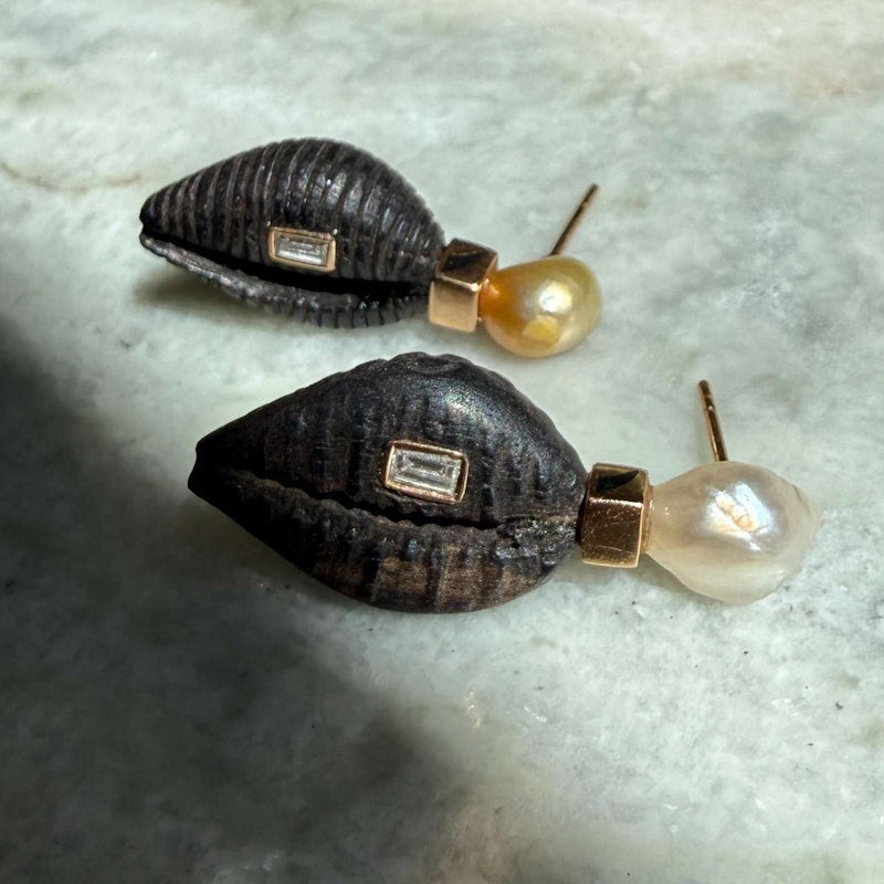Dezso Ebony Cowry Shell, Pearl & Baguette Diamond Earrings 18k Rose Gold