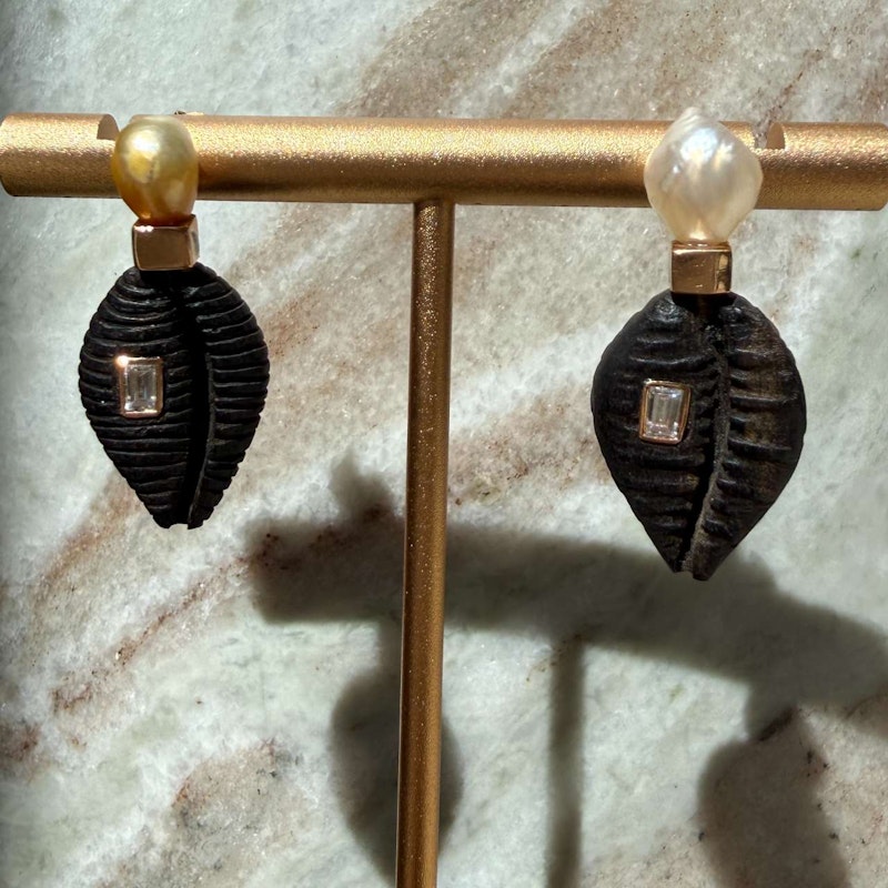 Dezso Ebony Cowry Shell, Pearl & Baguette Diamond Earrings 18k Rose Gold