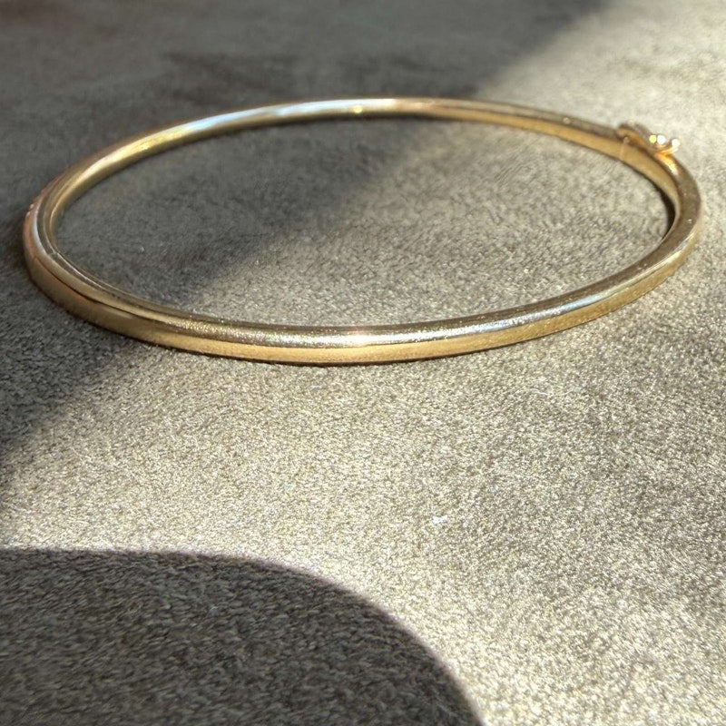 Jade Trau 18k Yellow Gold 0.79ct Pavé Diamond Bangle