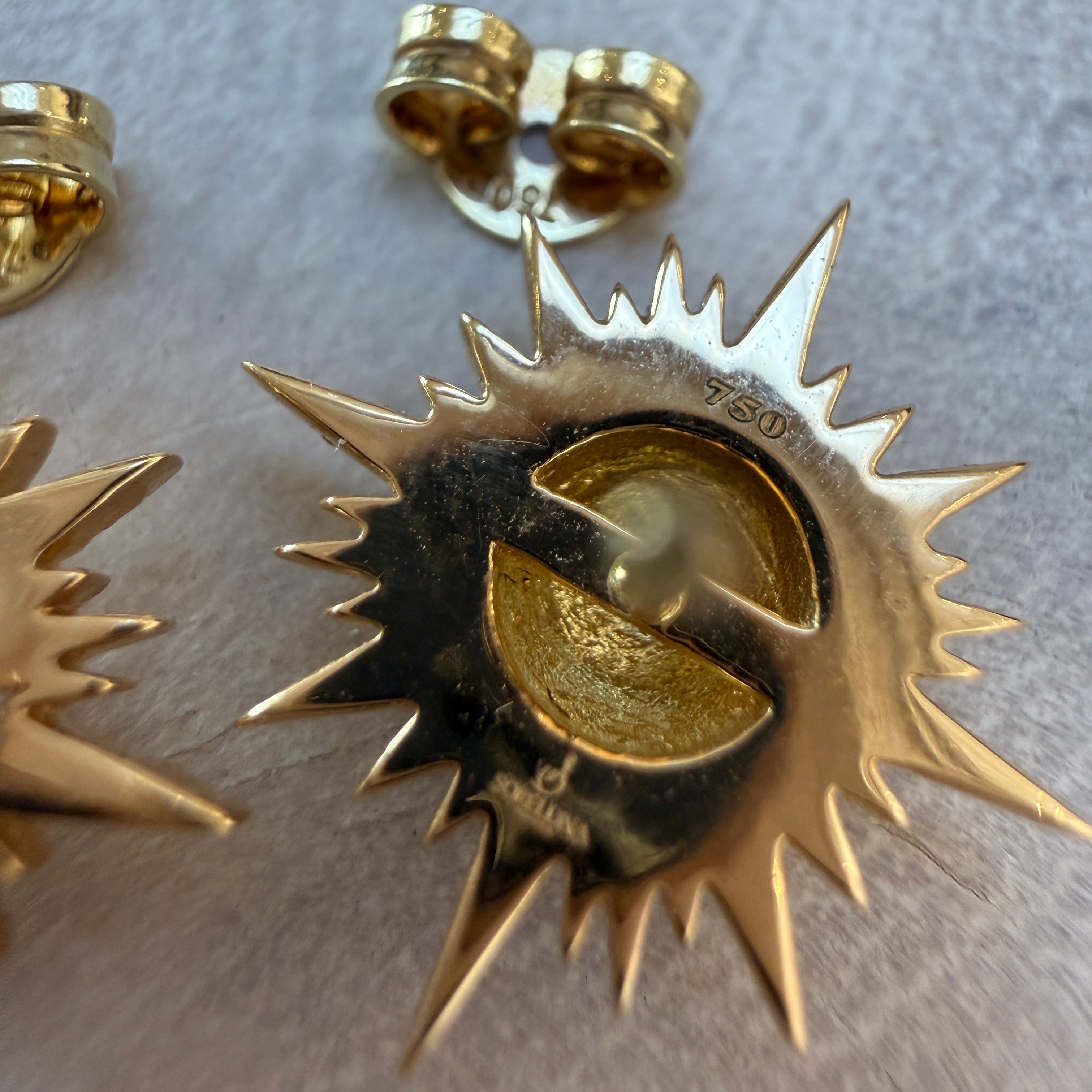 Sorellina Il Sole Studs in 18k Yellow Gold