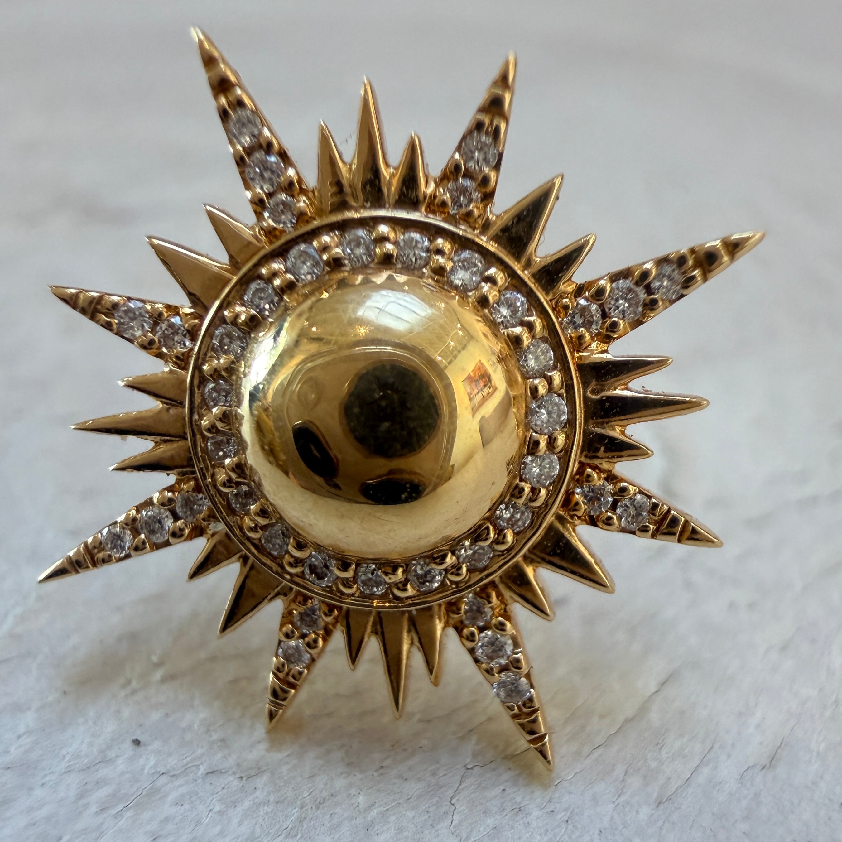 Sorellina Il Sole Studs in 18k Yellow Gold