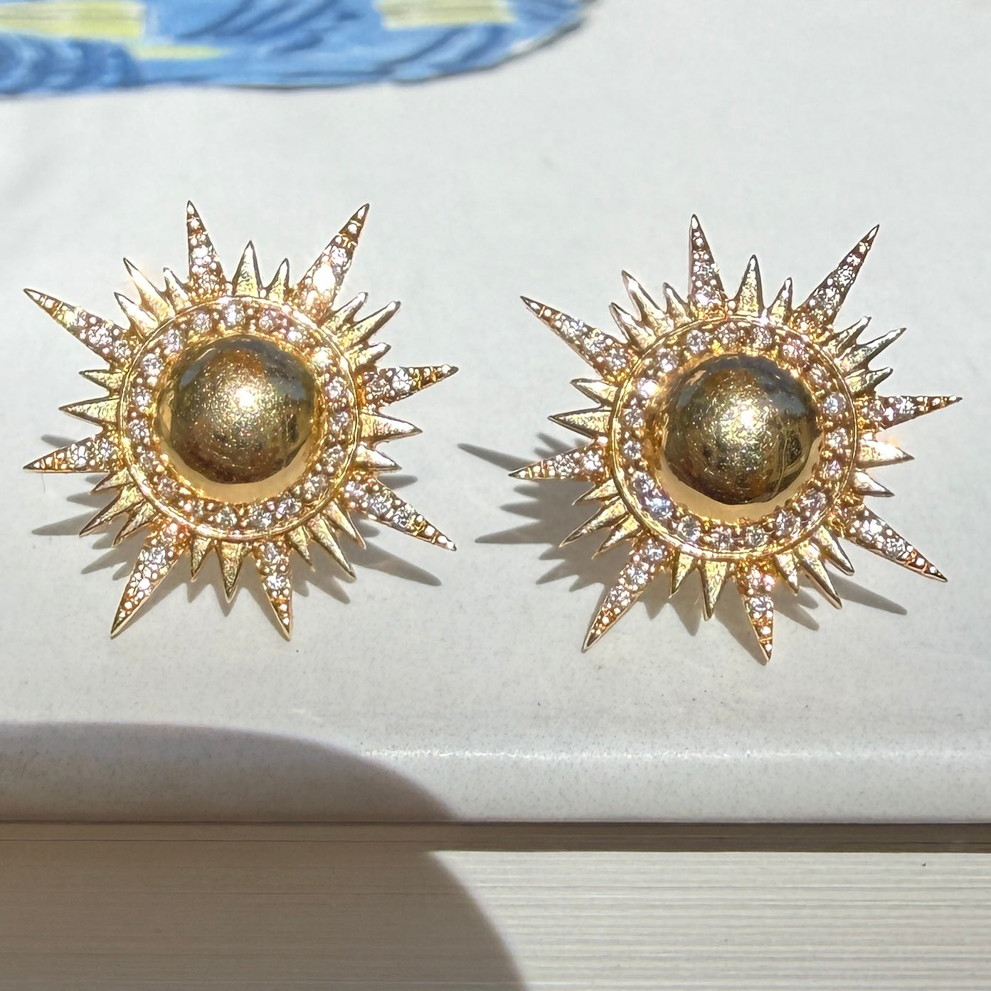 Sorellina Il Sole Studs in 18k Yellow Gold