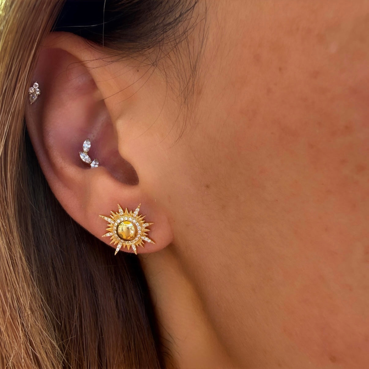 Sorellina Il Sole Studs in 18k Yellow Gold