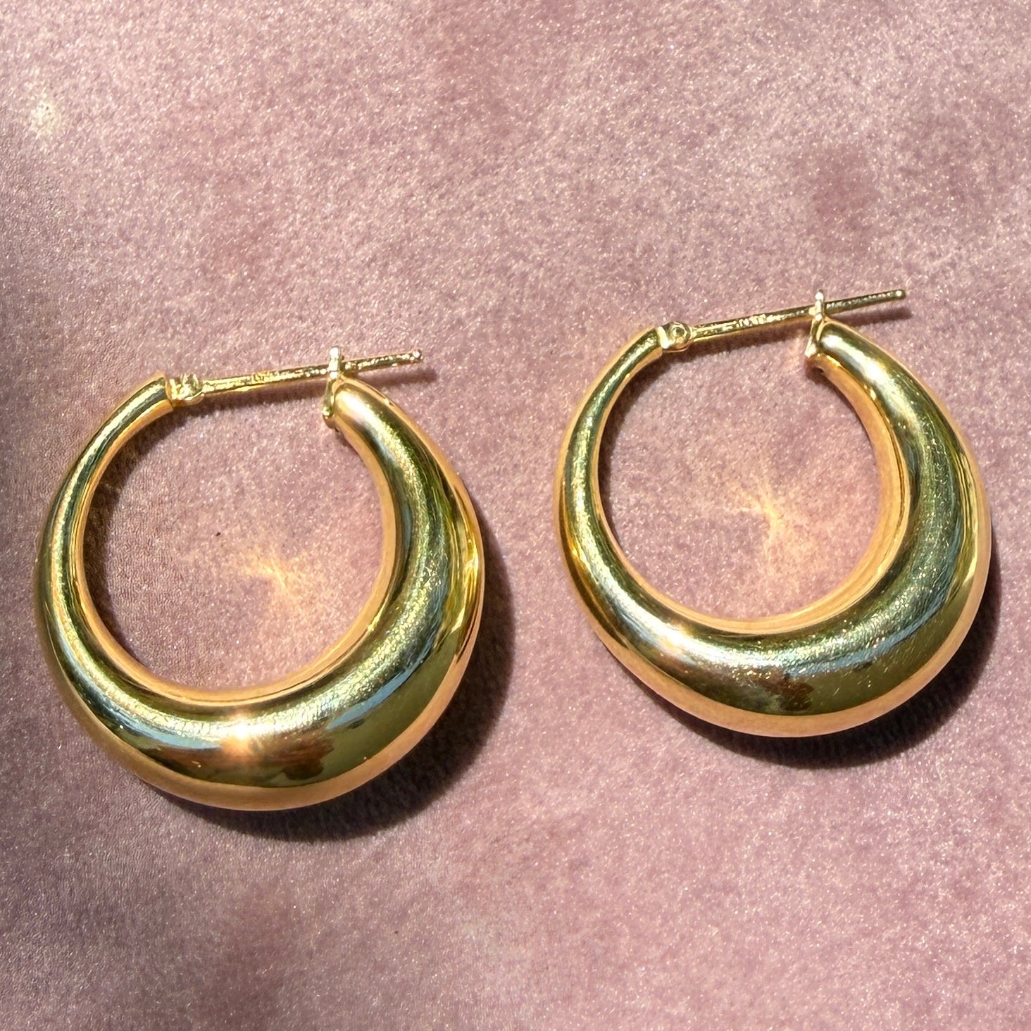 Shylee Rose 14k Yellow Gold Graduated Puff Hoops