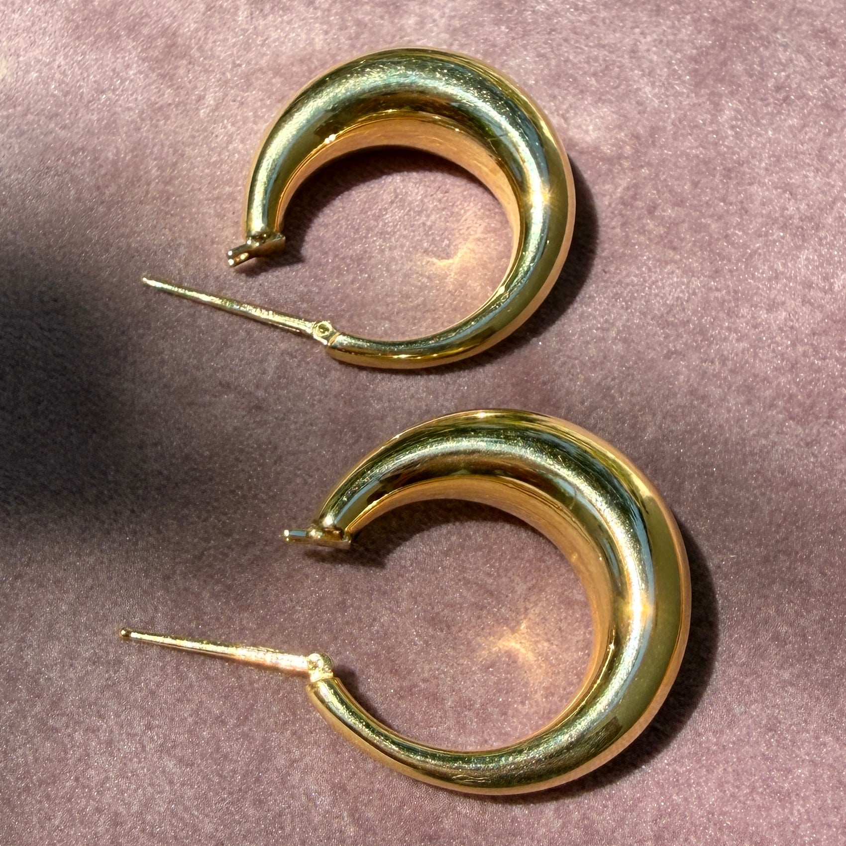 Shylee Rose 14k Yellow Gold Graduated Puff Hoops